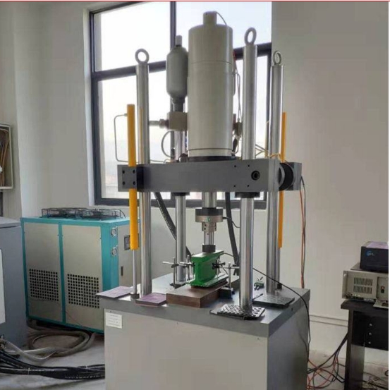 1695266116171444.png 6驅(qū)動(dòng)車橋疲勞試驗(yàn)機(jī).png